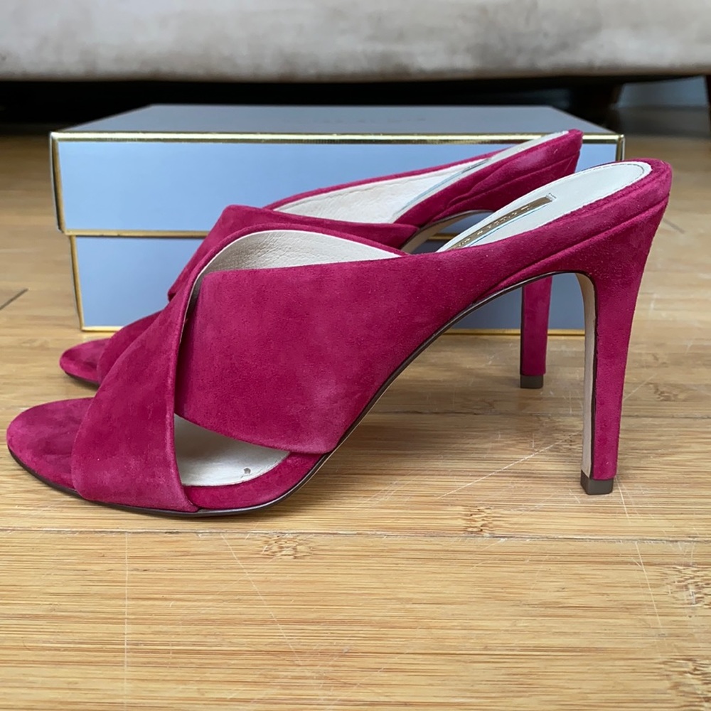 Brand new size 8 suede leather heels, raspberry/dark pink, Louise et Cie
